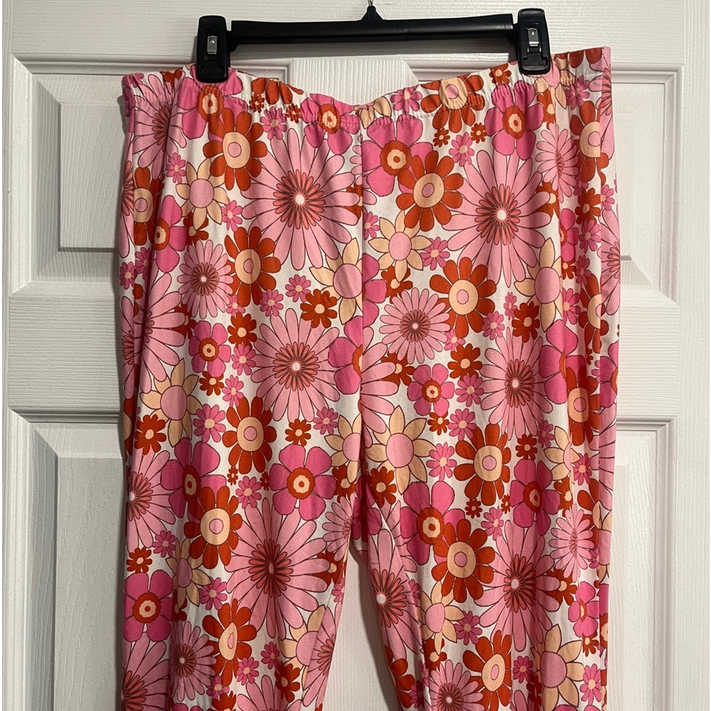 shein plus curve flared floral leggings